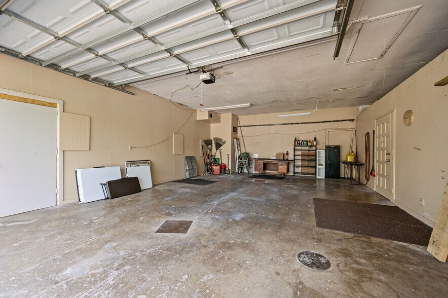 More Photos Of 981 Witherspoon Way, Flower Mound Industrial For Sale