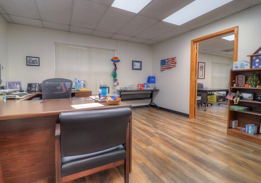 More Photos Of 2715 Oak St, Jacksonville Medical For Lease