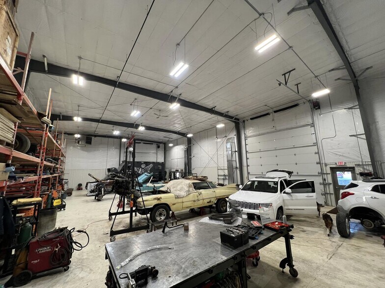 More Photos Of 6123 Sandstone Rd, Eau Claire Auto Dealership For Sale