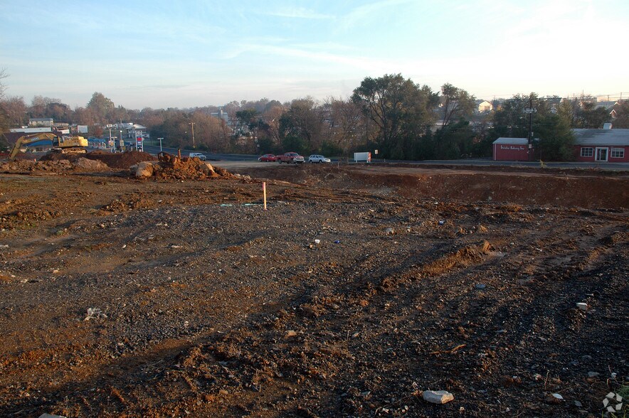 More Photos Of 719 Stefko Blvd, Bethlehem Freestanding For Lease