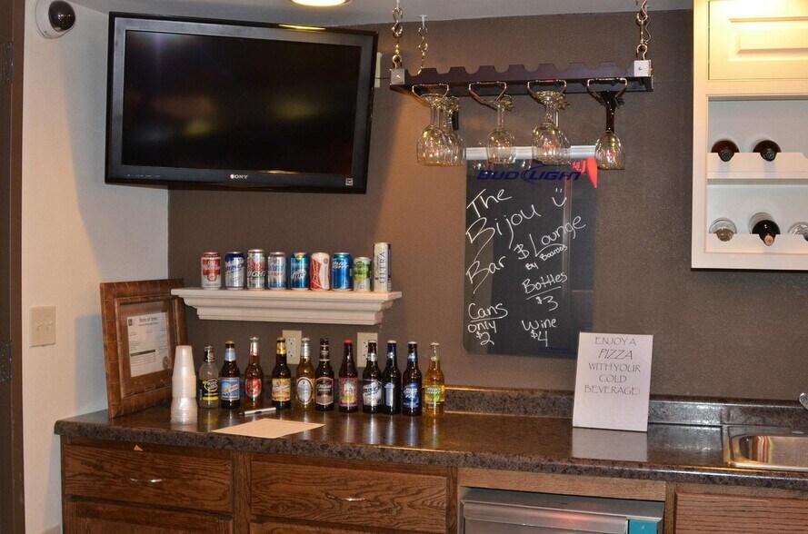 More Photos Of 515 W Water St, Fayette Hotel For Sale