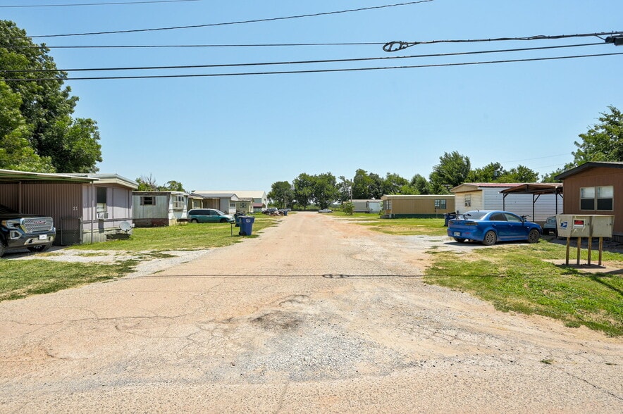 More Photos Of 603 S 3rd St, Kingfisher Manufactured Housing Mobile Home Park For Sale