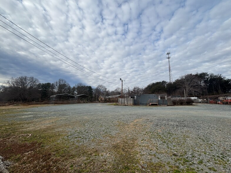 More Photos Of 5118 N Causeway Rd, Winston-Salem Land For Lease