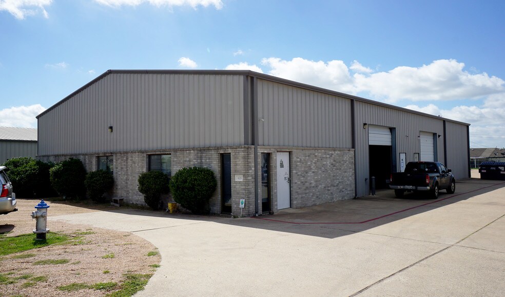 Primary Photo Of 629 W Front St, Hutto Warehouse For Lease