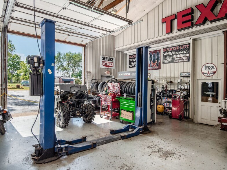 More Photos Of 31 S Ludlow Rd, Urbana Auto Repair For Sale