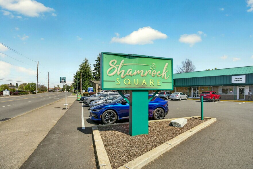 More Photos Of 604-628 Crater Lake Ave, Medford Freestanding For Sale