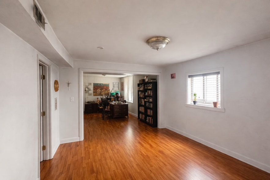 More Photos Of 2152 W 21st St, Chicago Apartments For Sale
