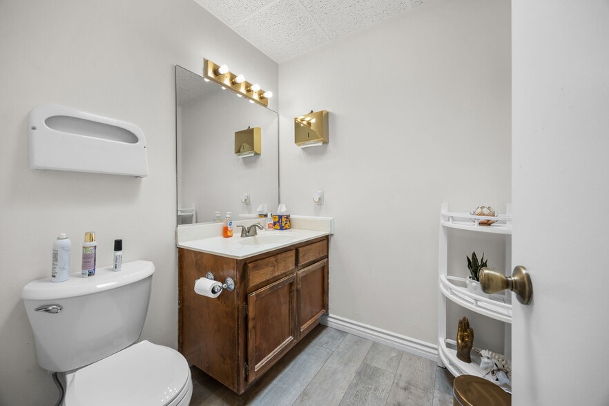 More Photos Of 630-640 S Glassell St, Orange Office For Sale