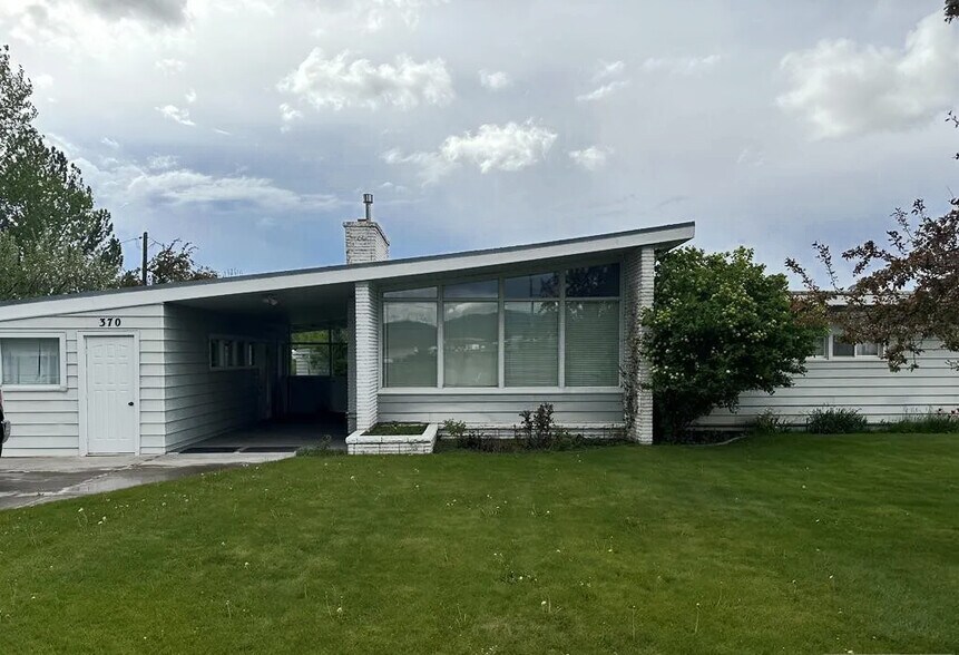 More Photos Of 370 N State St, Shelley Storefront Retail Residential For Lease