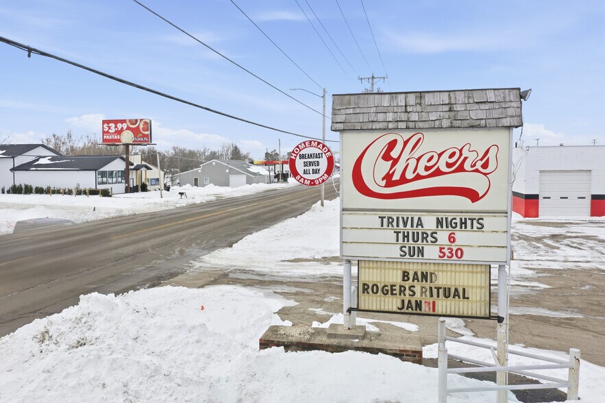 More Photos Of 3823 N Broadway Ave, Muncie Bar For Sale