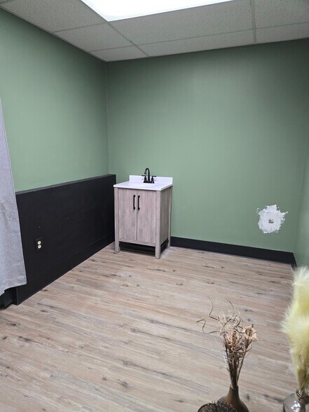 More Photos Of 4184 Seneca St, West Seneca Storefront Retail Office For Lease