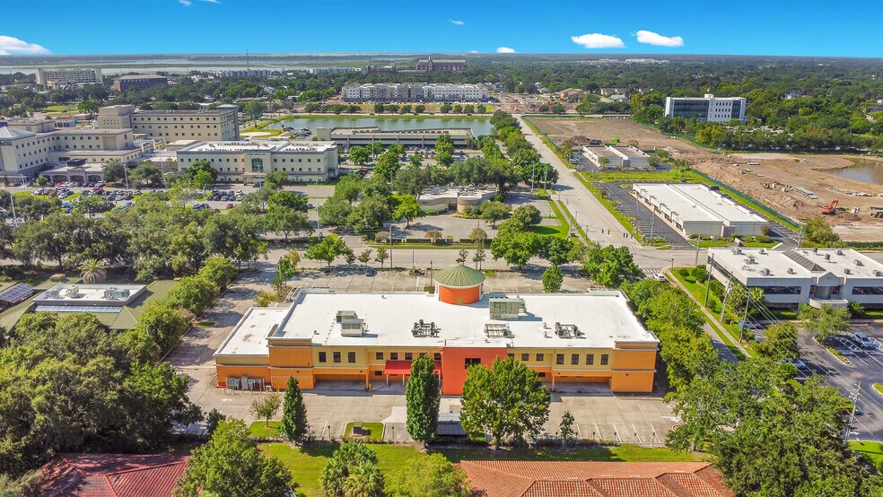More Photos Of 737 W Oak St, Kissimmee Office For Sale