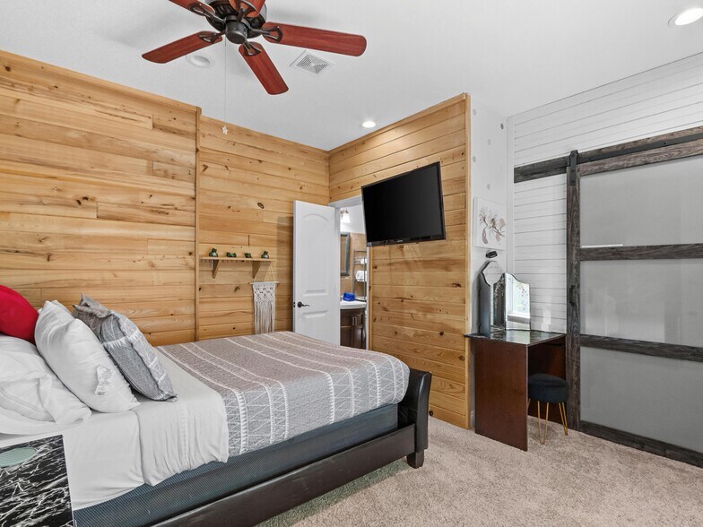 More Photos Of 127 Deer Hill Ln, Weaverville Specialty For Sale