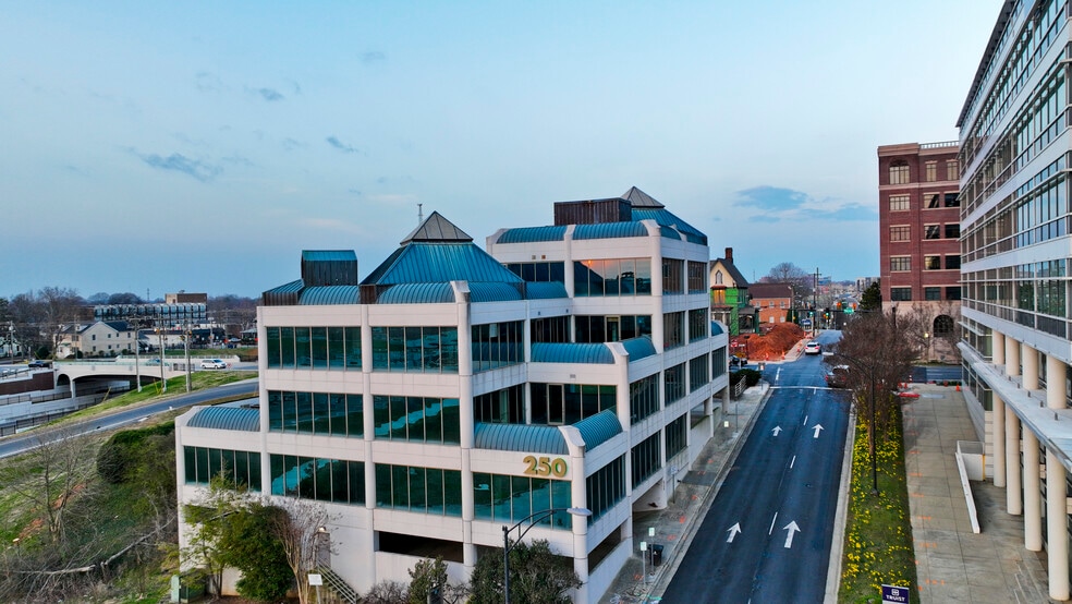 More Photos Of 250 W First St, Winston-Salem Loft Creative Space For Lease