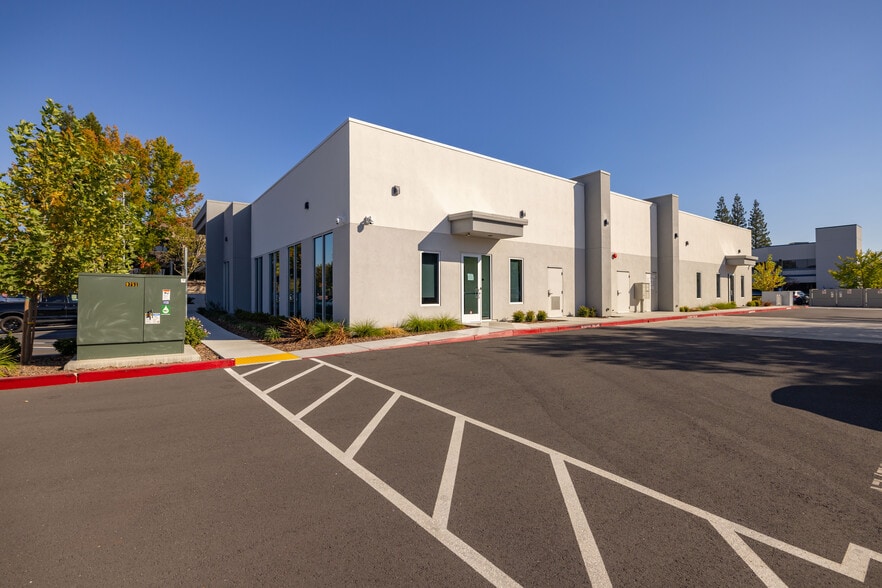 More Photos Of 1623 Santa Clara Dr, Roseville Medical For Lease