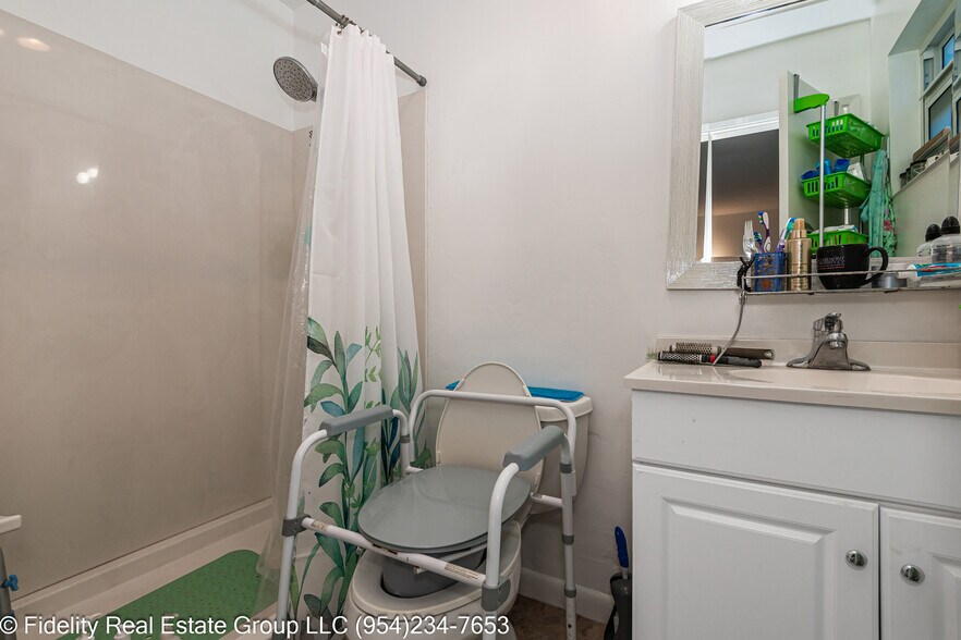 More Photos Of 1425 Ne 55th St, Fort Lauderdale Specialty For Sale