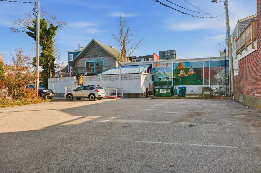 More Photos Of 140 Broadway, Newport Storefront Retail Residential For Lease