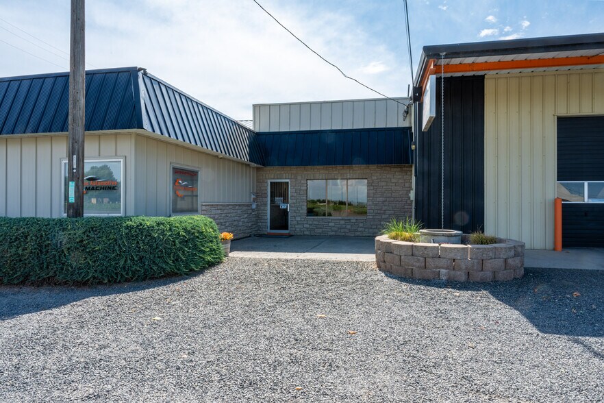 More Photos Of 1890 SW 18th Ave, Ontario Specialty For Sale