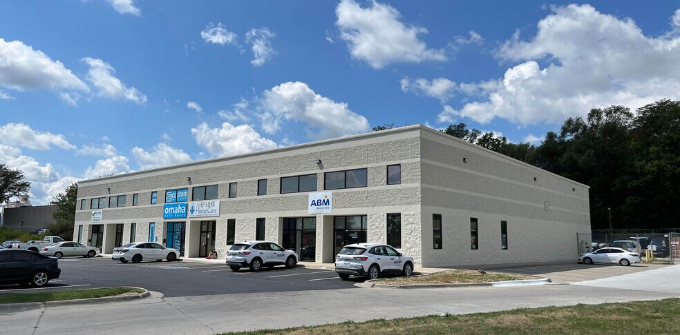 More Photos Of 5300-5310 S 73rd, Omaha Light Distribution For Lease