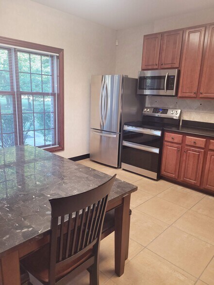 More Photos Of 116 County Line Rd W, Westerville Loft Creative Space For Sale