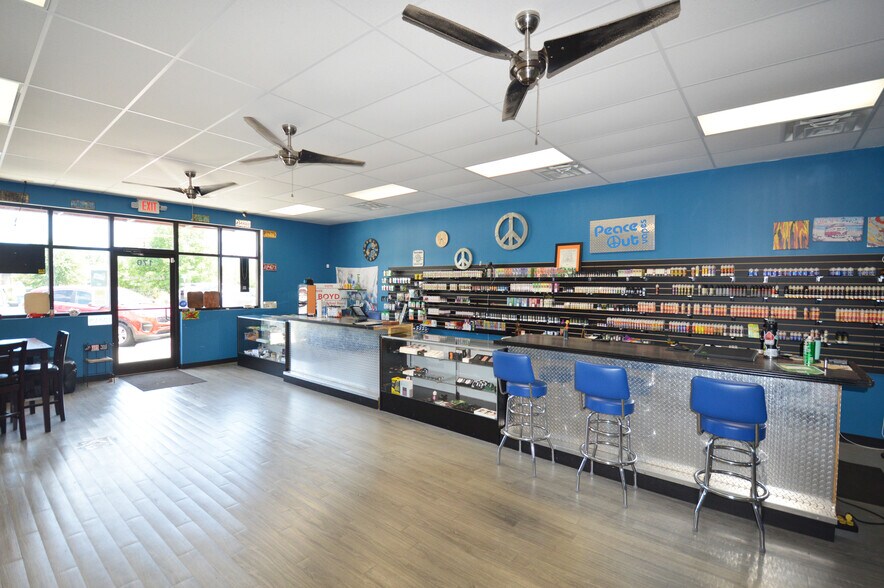 More Photos Of 150-190 Hanes Mill Ct, Winston-Salem Storefront For Sale
