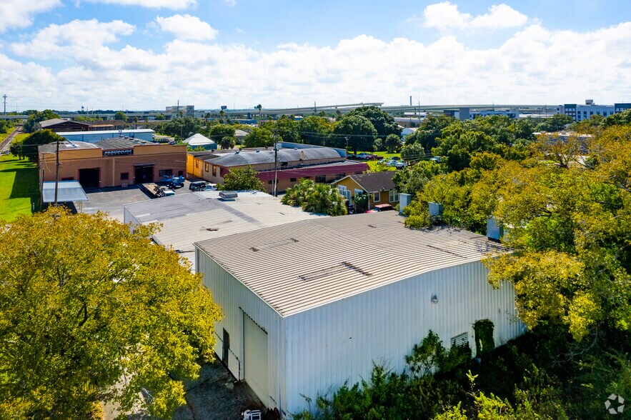 More Photos Of 1608 N 24th St, Tampa Warehouse For Lease