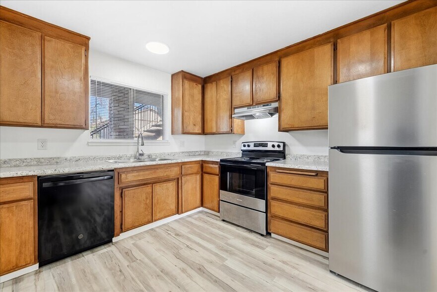 More Photos Of 1140 Melton Dr, Yuba City Multifamily For Sale