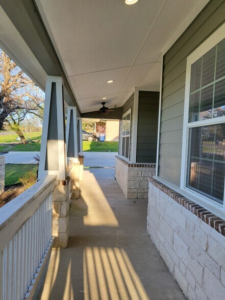 More Photos Of 212 E Broadway St, Prosper Office For Lease