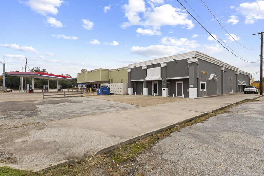 More Photos Of 1610 W Park Ave, Orange Service Station For Sale