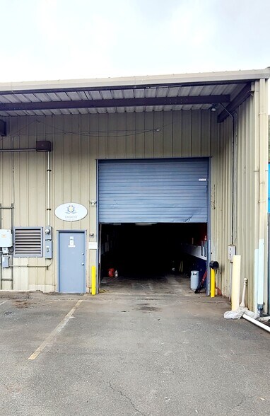 More Photos Of 96-1362 Waihona St, Pearl City Warehouse For Lease