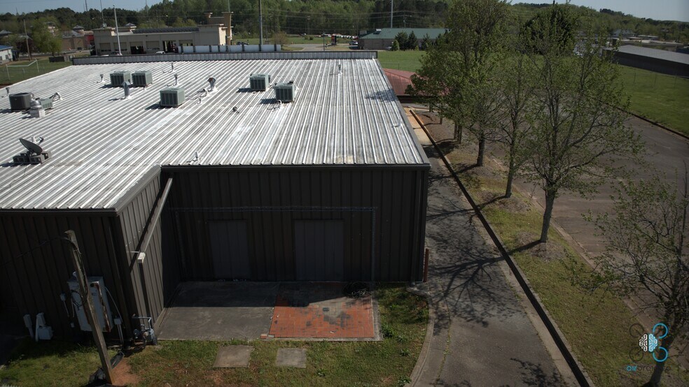 More Photos Of 3455 Keith Bridge Rd, Cumming Freestanding For Sale