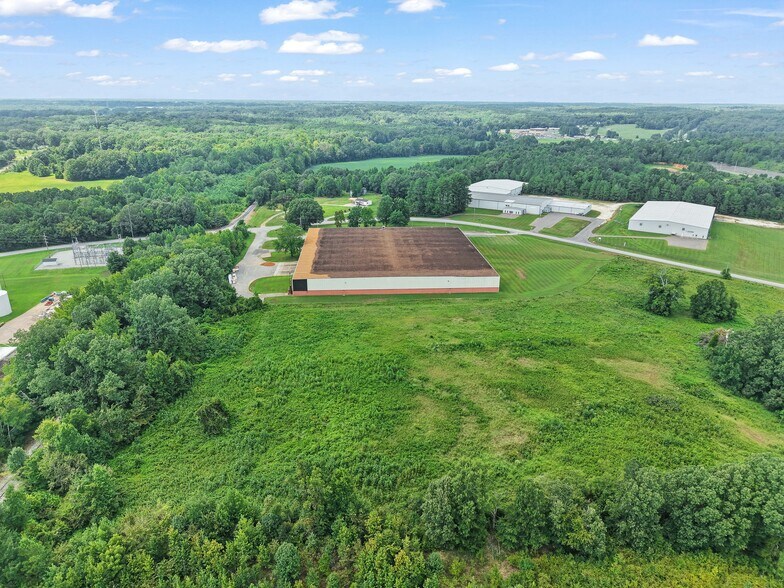 More Photos Of 479 Swanson Dr, Dresden Manufacturing For Lease