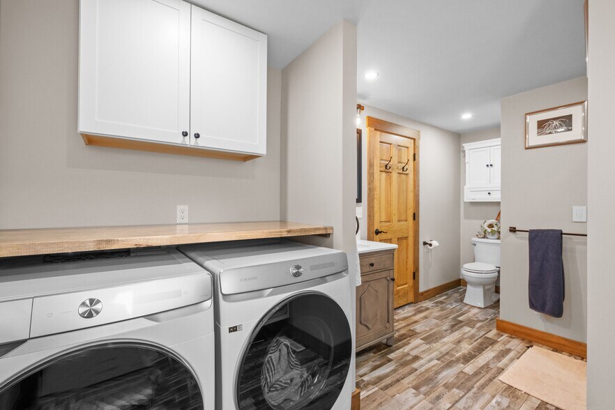 More Photos Of 291 Endicott St N, Laconia Hotel For Sale