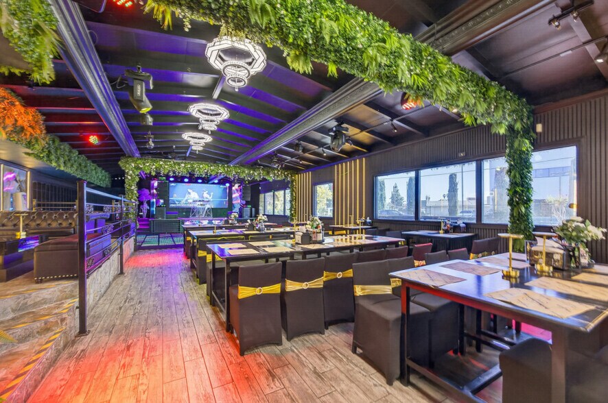 More Photos Of 7121 Governors Cir, Sacramento Restaurant For Sale