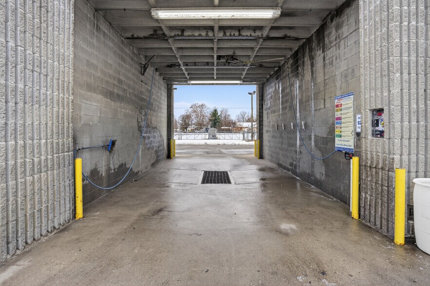 More Photos Of 3269 Richfield Rd, Flint Carwash For Sale
