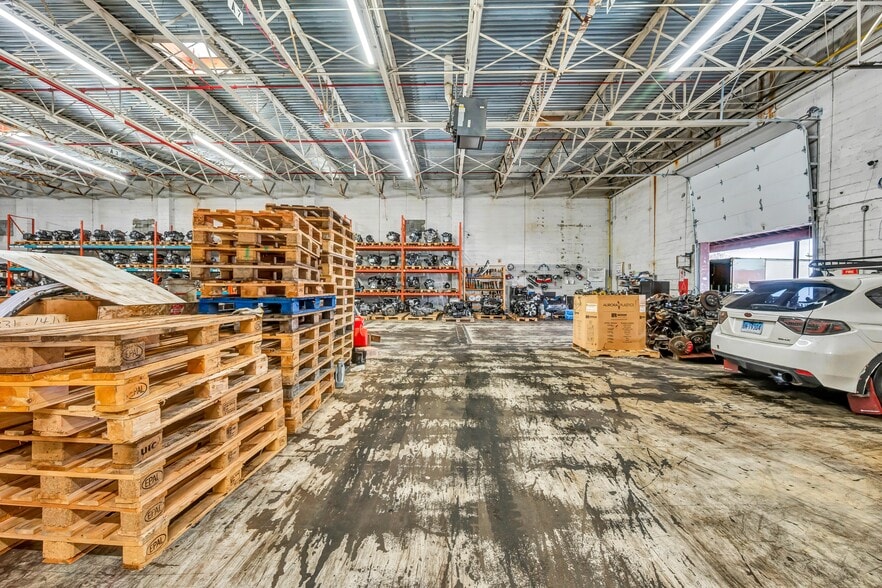 More Photos Of 263-275 Park Ave, East Hartford Warehouse For Lease