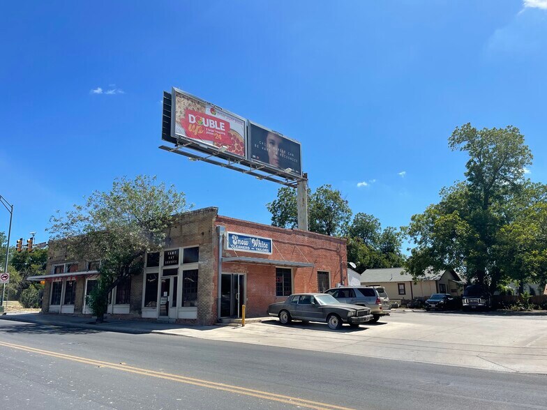 More Photos Of 1826 N New Braunfels Ave, San Antonio General Retail For Lease