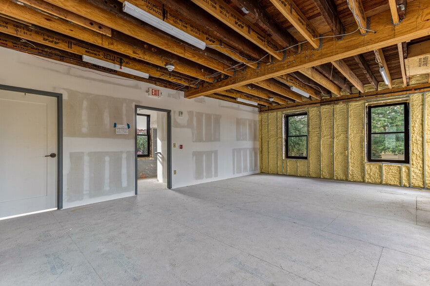 More Photos Of 30-32 Martin Luther King Jr Blvd, Savannah Restaurant For Lease