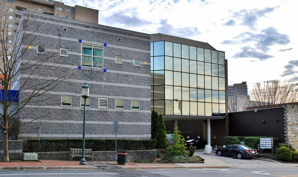 More Photos Of 4848 Battery Ln, Bethesda Loft Creative Space For Lease