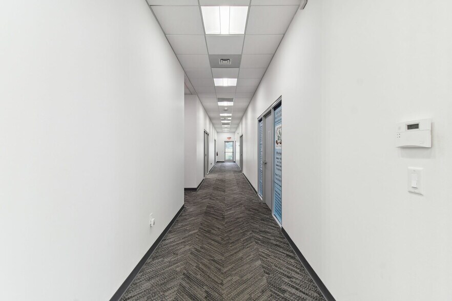 More Photos Of 924 Hale Ave, Brooksville Office For Sale