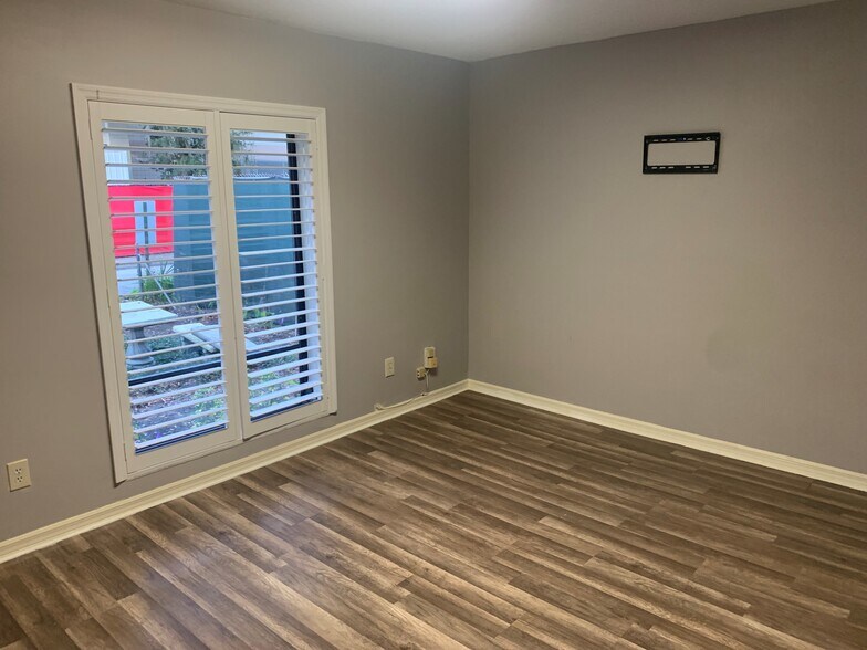 More Photos Of 80 Bonnie Loch Ct, Orlando Office For Lease