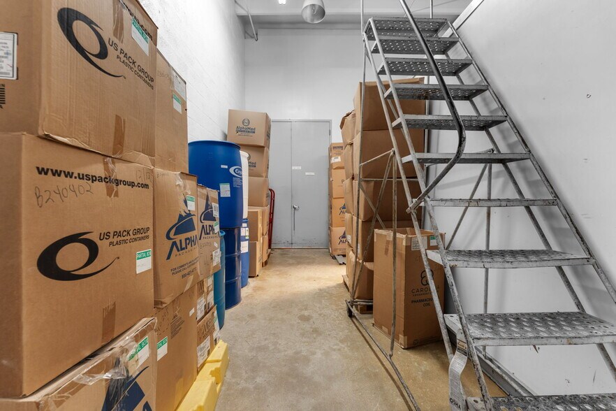 More Photos Of 7155-7159 NW 77th Ter, Miami Warehouse For Sale
