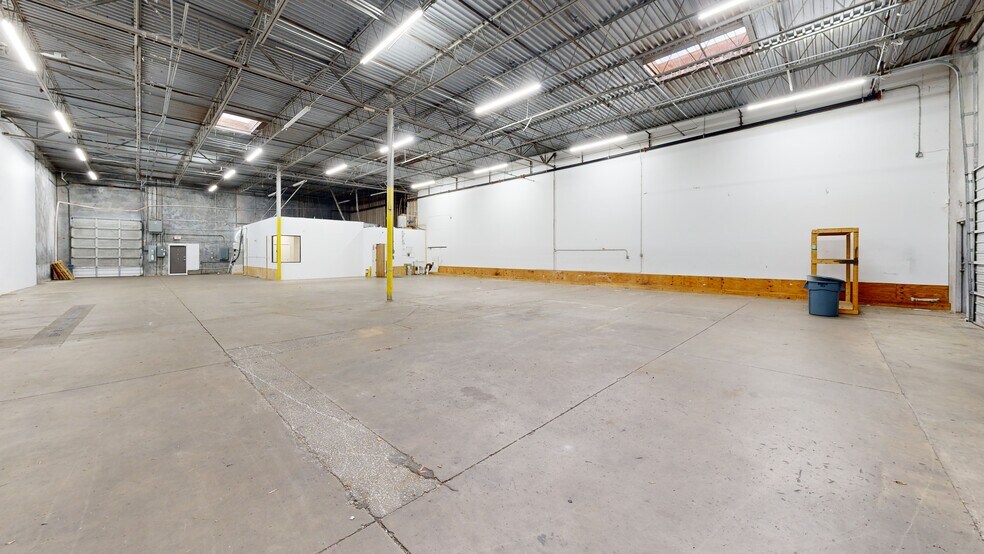 Primary Photo Of 6600 Youngerman Cir, Jacksonville Unknown For Lease