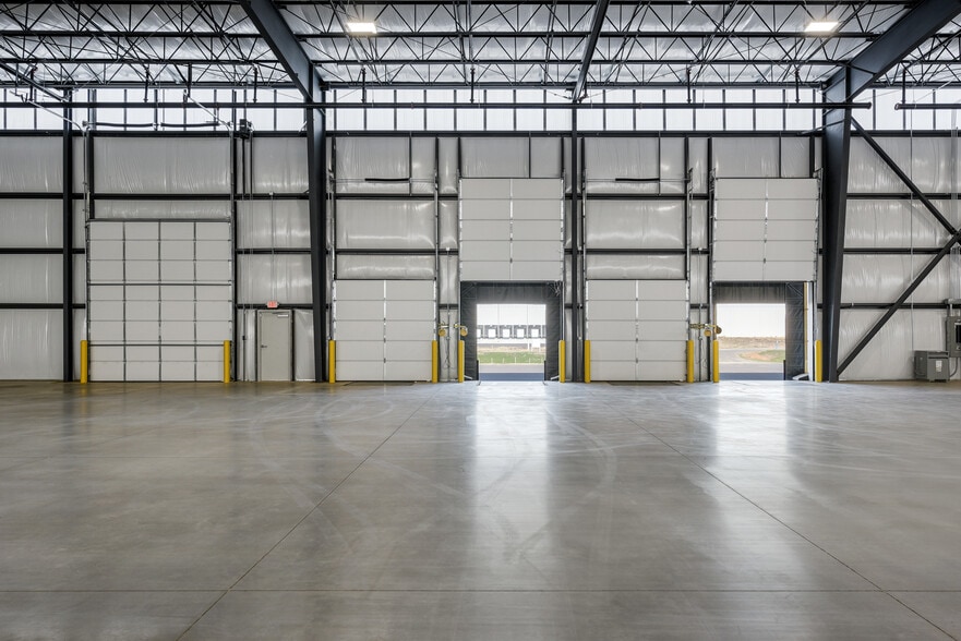 More Photos Of 720 Garvin Ln, Franklin Distribution For Lease