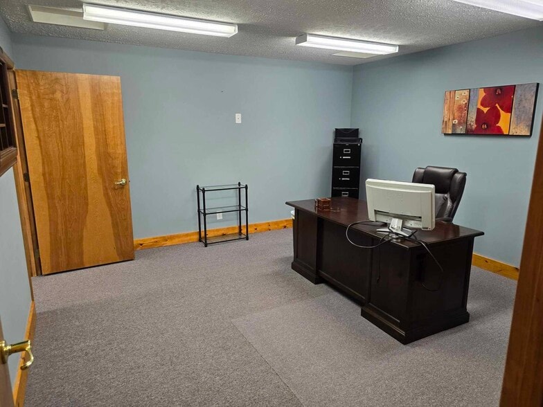 More Photos Of 661 N County Road 25A, Troy Daycare Center For Lease