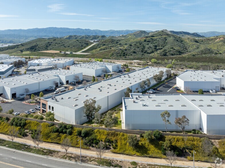 More Photos Of 28751 Industry Dr, Valencia Warehouse For Lease