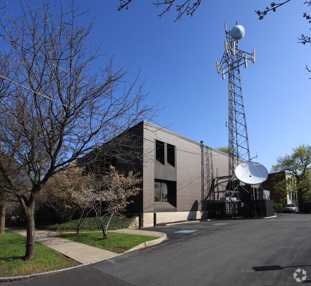 More Photos Of 1004 James St, Syracuse Office For Sale