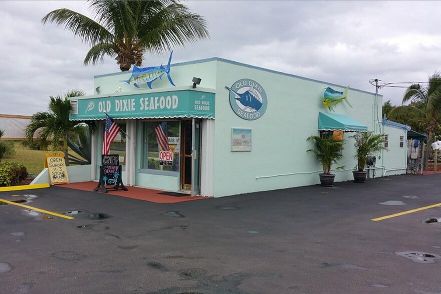 Primary Photo Of 7000 N Dixie Hwy, Boca Raton Freestanding For Lease