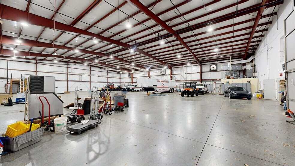 More Photos Of 4507 36th St, Orlando Service For Lease