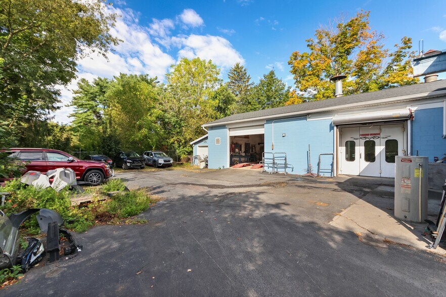 More Photos Of 1413 N 5th St, Stroudsburg Service For Sale